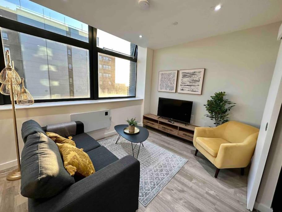 1 Bed Flat With View Of Old Trafford Apartment Manchester Bagian luar foto