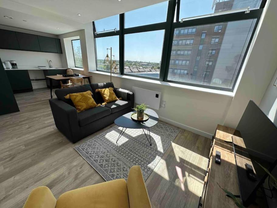 1 Bed Flat With View Of Old Trafford Apartment Manchester Bagian luar foto