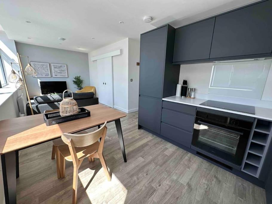 1 Bed Flat With View Of Old Trafford Apartment Manchester Bagian luar foto